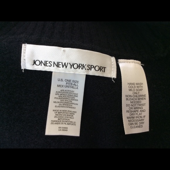 Cape - Picture 5 of 5